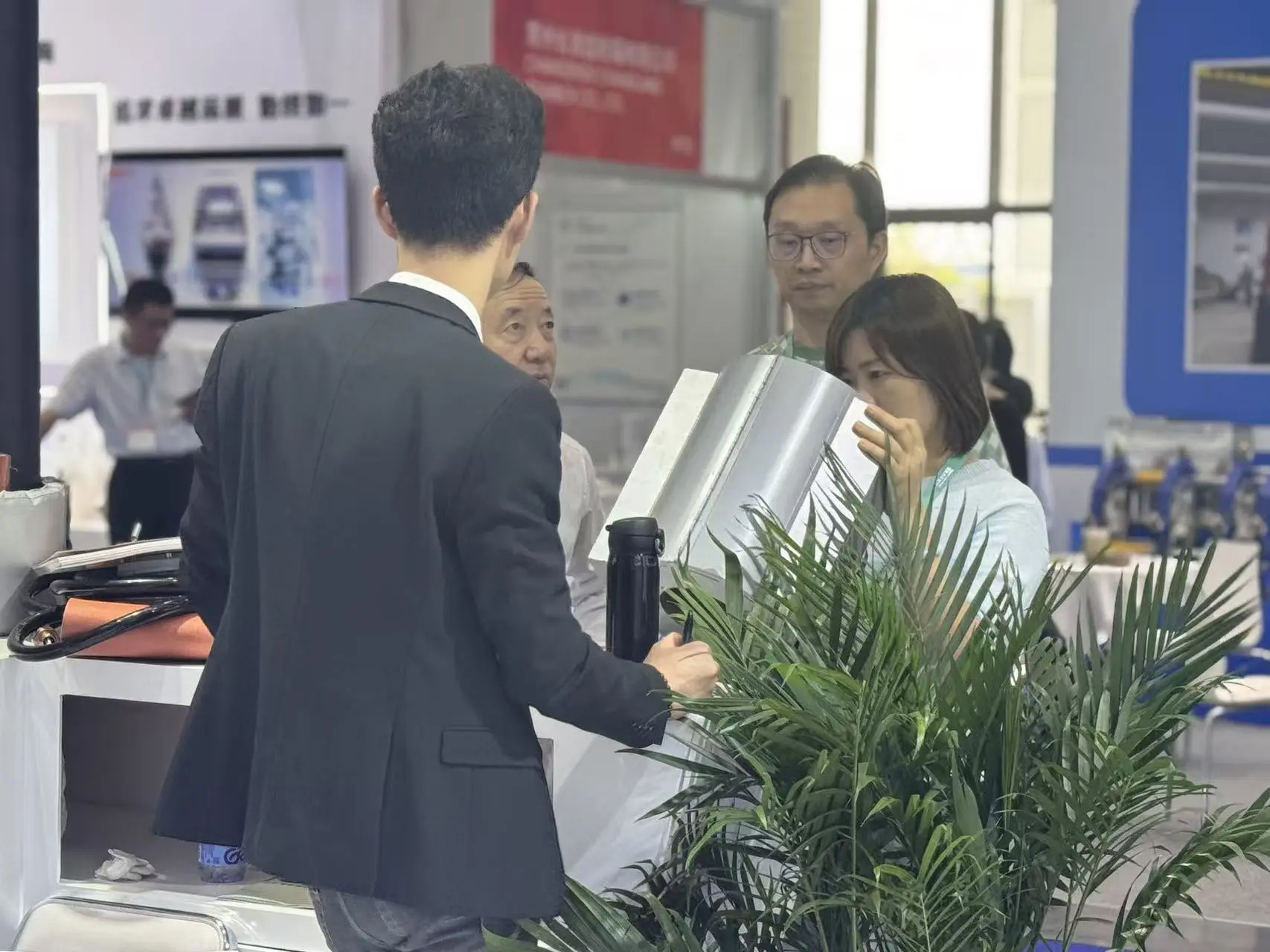 28b15bf096f40845e14457a686c9d6b8